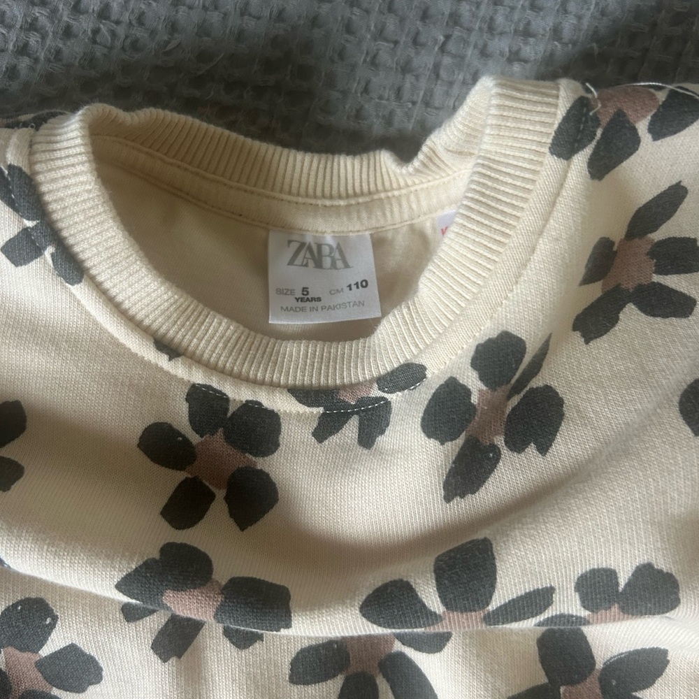 Zara Sweatshirt & Leggings Set